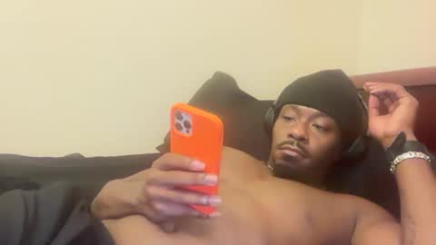 Snapshot of urbandick5 chatting on 11.18.25 urbandick5 online show from 11.18.25