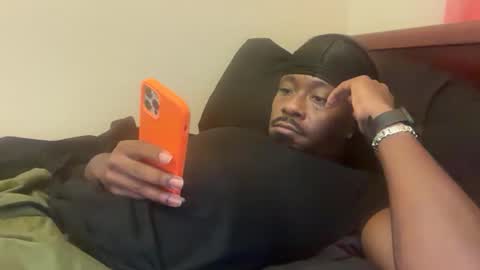 Snapshot of urbandick5 chatting on 11.19.25 urbandick5 online show from 11.19.25