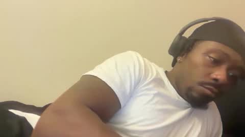 Snapshot of urbandick5 chatting on 11.24.25 urbandick5 online show from 11.24.25