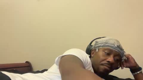 Snapshot of urbandick5 chatting on 11.25.25 urbandick5 online show from 11.25.25