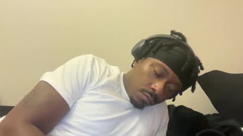 Snapshot of urbandick5 chatting on 11.28.25 urbandick5 online show from 11.28.25