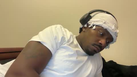 Snapshot of urbandick5 chatting on 12.01.25 urbandick5 online show from 12.01.25