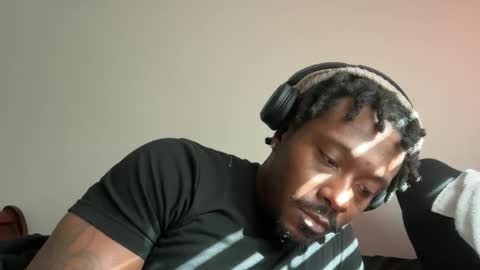 Snapshot of urbandick5 chatting on 12.02.25 urbandick5 online show from 12.02.25