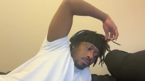 Snapshot of urbandick5 chatting on 12.15.25 urbandick5 online show from 12.15.25