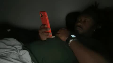 Snapshot of urbandick5 chatting on 12.17.25 urbandick5 online show from 12.17.25