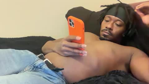 Snapshot of urbandick5 chatting on 12.18.25 urbandick5 online show from 12.18.25