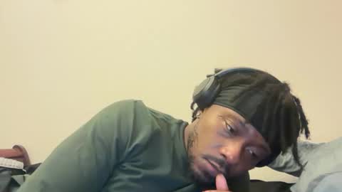 Snapshot of urbandick5 chatting on 12.20.25 urbandick5 online show from 12.20.25