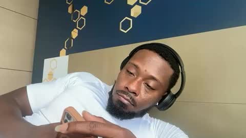 Snapshot of urbandick5 chatting on 02.19.26 urbandick5 online show from 02.19.26