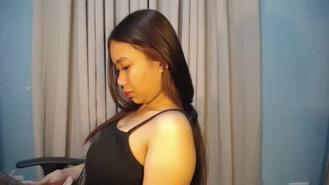 Urbbgurl lynxx  online show from 10.20.25