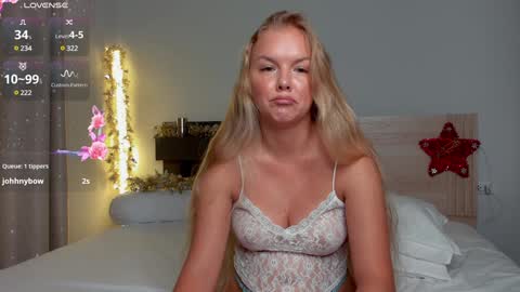 Snapshot of urblonde001 chatting on 12.20.24 Ksenia Pterson online show from 12.20.24