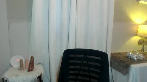 urcrushnextdoor_ online show from 02.03.25