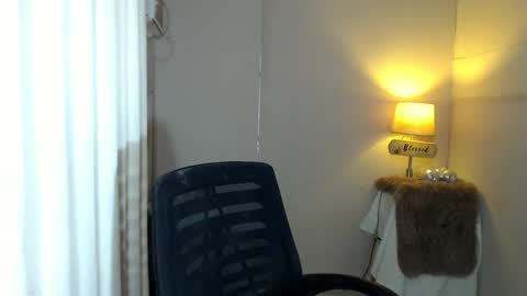 urcrushnextdoor_ online show from 03.05.25