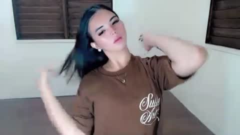 Snapshot of urcutie_ayah chatting on 10.25.25 urcutie_ayah online show from 10.25.25