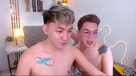 Snapshot of urdeityoflove_ chatting on 10.08.25 rose and khristine online show from 10.08.25