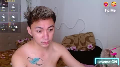 Snapshot of urdeityoflove_ chatting on 10.20.25 rose and khristine online show from 10.20.25