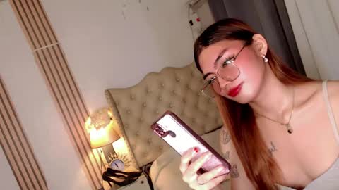 Snapshot of urdream_bride chatting on 02.01.25 urdream_bride online show from 02.01.25