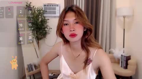 Snapshot of urdreamgirl_mika27 chatting on 04.28.26 MIKA online show from 04.28.26
