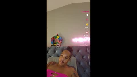 urfaveriri online show from 11.15.25