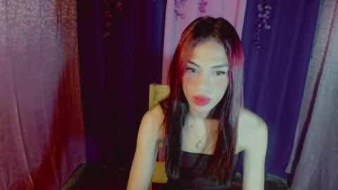 Snapshot of urgirl_leah chatting on 09.12.25 Leah online show from 09.12.25