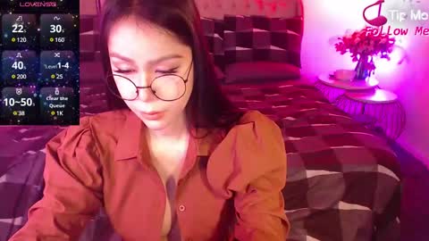 Snapshot of urgoddessofsex chatting on 01.09.25 angela online show from 01.09.25