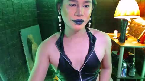 queen norelle online show from 09.26.25