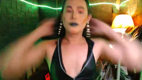 queen norelle online show from 02.15.26