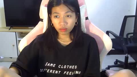 Snapshot of urhayumi_slut chatting on 10.29.25 urhayumi_slut online show from 10.29.25