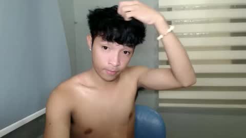 Snapshot of urhotethanxx chatting on 10.16.25 Ethan online show from 10.16.25