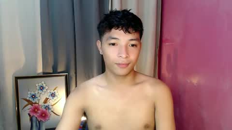 Snapshot of urhotethanxx chatting on 10.28.25 Ethan online show from 10.28.25