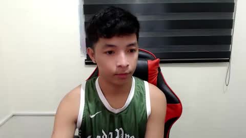 Snapshot of urhotethanxx chatting on 11.01.25 Ethan online show from 11.01.25