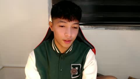Snapshot of urhotethanxx chatting on 06.16.26 Ethan online show from 06.16.26