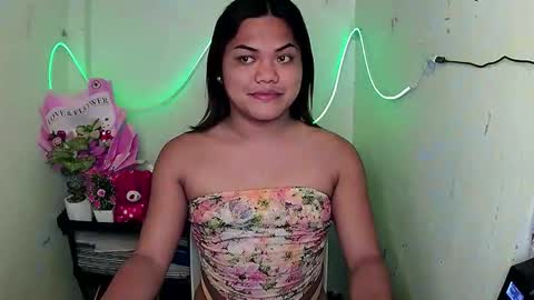urhottie_bella online show from 09.18.25