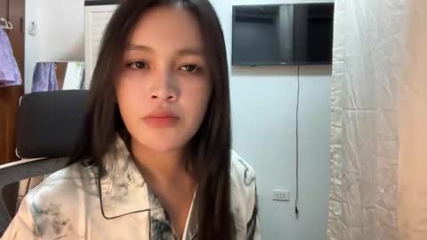 Snapshot of urkatiecookie chatting on 10.08.25 Amira online show from 10.08.25