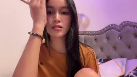 Amira online show from 11.04.25