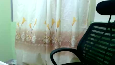 Snapshot of urlatino_rey chatting on 11.01.25 urlatino_rey online show from 11.01.25