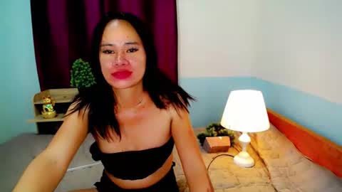 Snapshot of urlovely_che chatting on 10.24.25 urlovely_che online show from 10.24.25