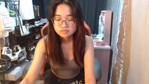 Snapshot of urlovelychinita chatting on 10.13.25 urlovelychinita online show from 10.13.25