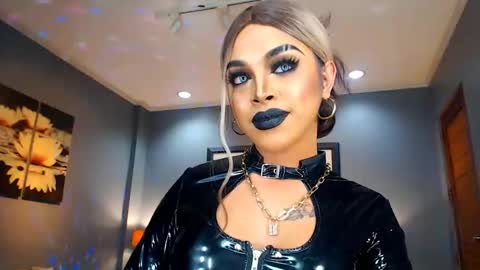 UrMajestyTyra online show from 02.03.25