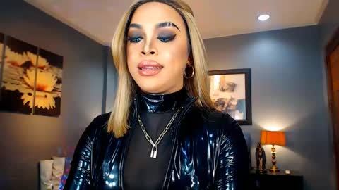 UrMajestyTyra online show from 02.18.25