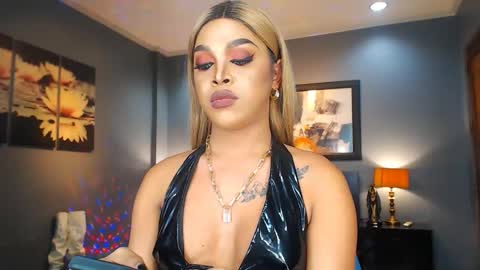 UrMajestyTyra online show from 03.07.25