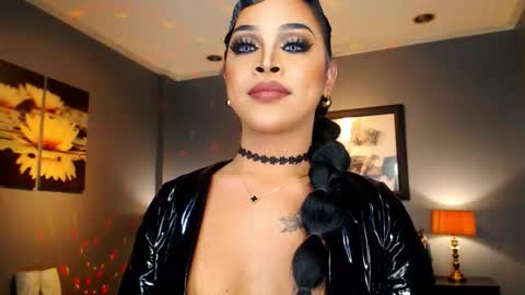 UrMajestyTyra online show from 10.03.25