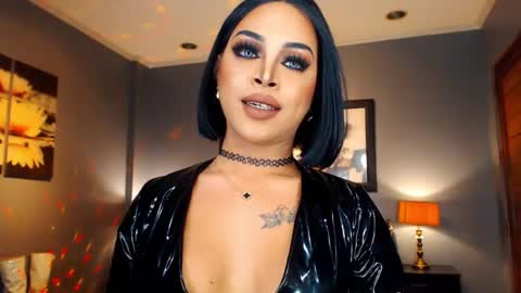 UrMajestyTyra online show from 10.03.25