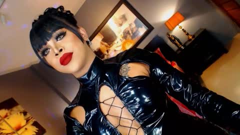 UrMajestyTyra online show from 11.10.25