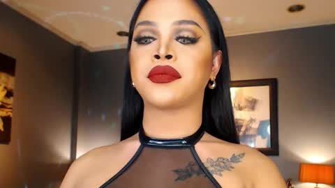 UrMajestyTyra online show from 12.18.25