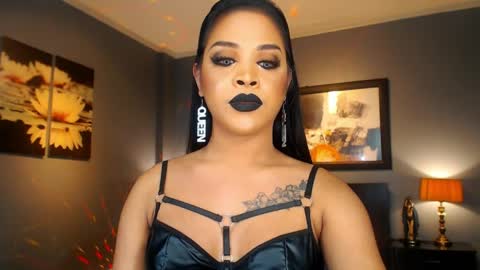 UrMajestyTyra online show from 04.05.26