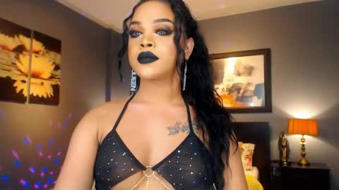 UrMajestyTyra online show from 04.12.26