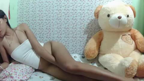 It me SHELLA  online show from 11.08.25