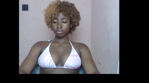 Snapshot of urnaughtydoll chatting on 09.10.25 urnaughtydoll online show from 09.10.25