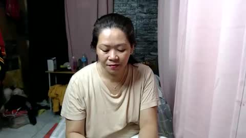 urpinay_singlemother online show from 12.15.25