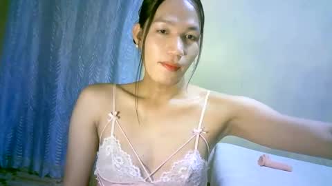 queen julia not into CHEAPGUY online show from 12.02.24